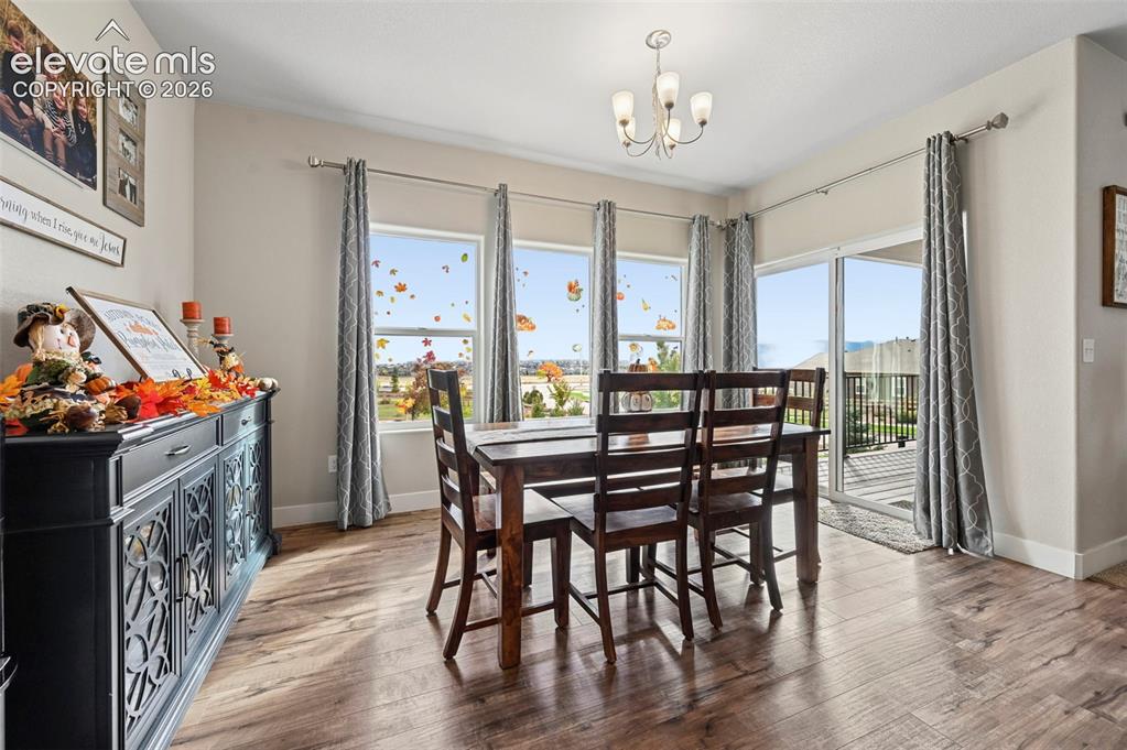 Image 18 of 41: Dining Area