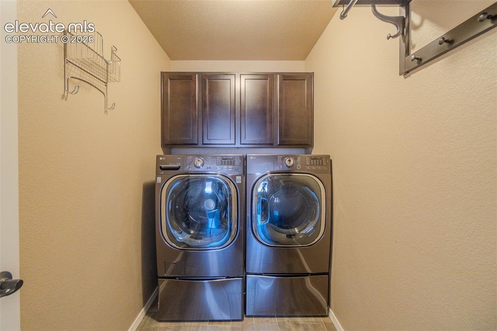 Image 23 of 50: Laundry