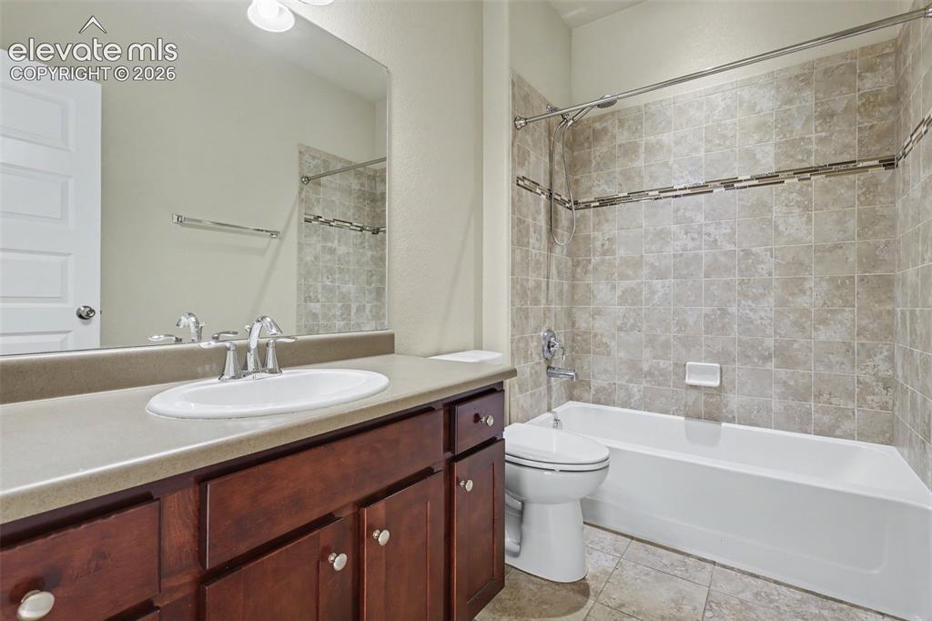 Image 15 of 49: Bathroom
