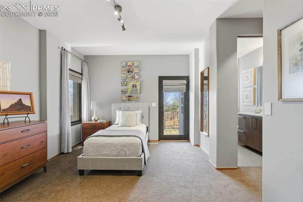 Image 15 of 50: Bedroom