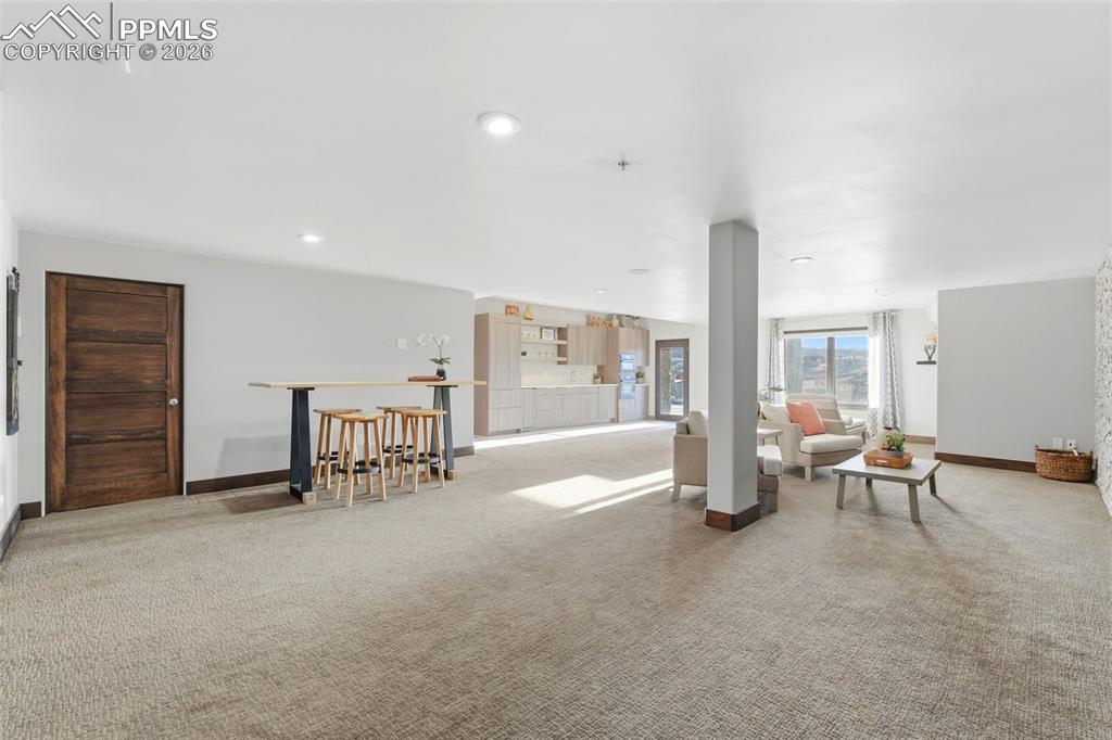 Image 28 of 50: Living Room