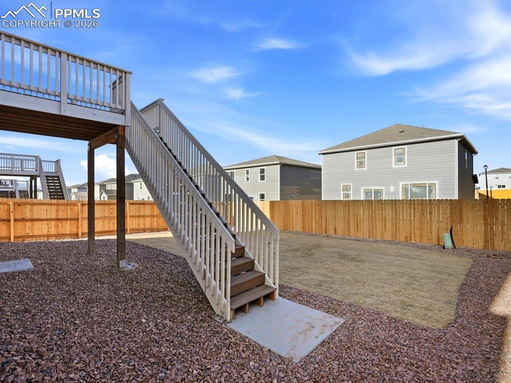 Image 25 of 25: Yard