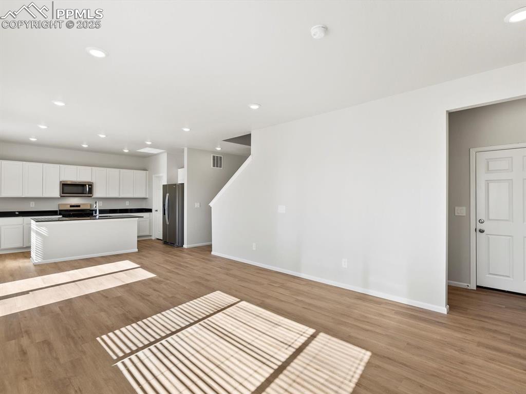 Image 9 of 25: Living Room