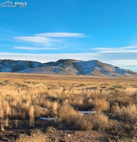 Image 11 of 14: View of mountain feature