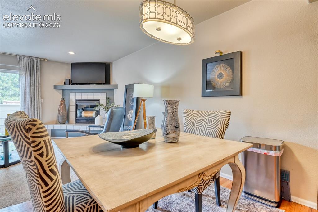 Image 13 of 50: Dining Area