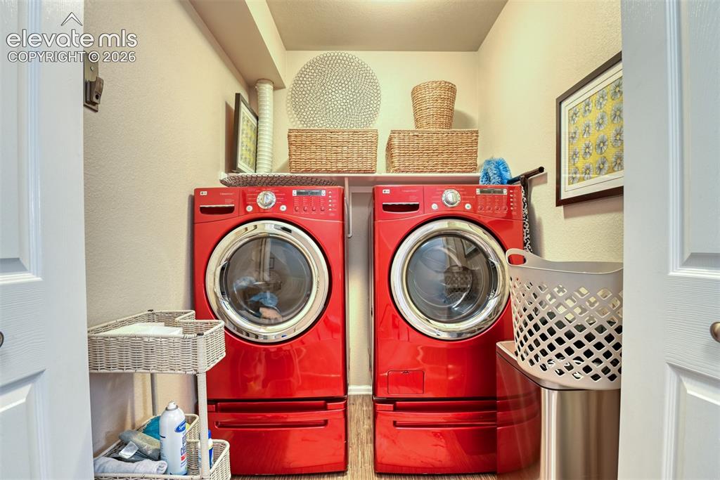 Image 39 of 50: Laundry