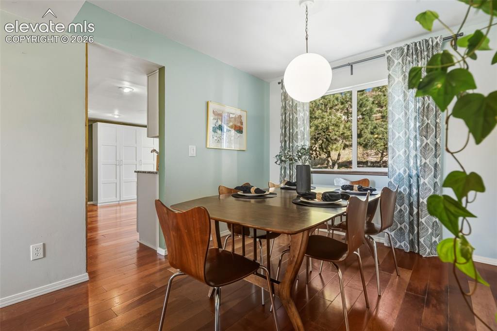 Image 12 of 41: Dining Area