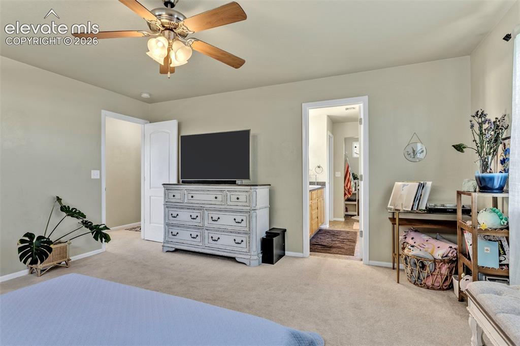 Image 18 of 25: Master Bedroom - Upper Level