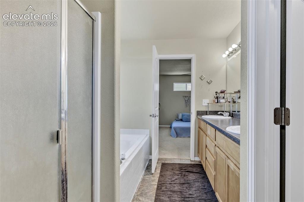 Image 19 of 25: Master Bath - Upper Level