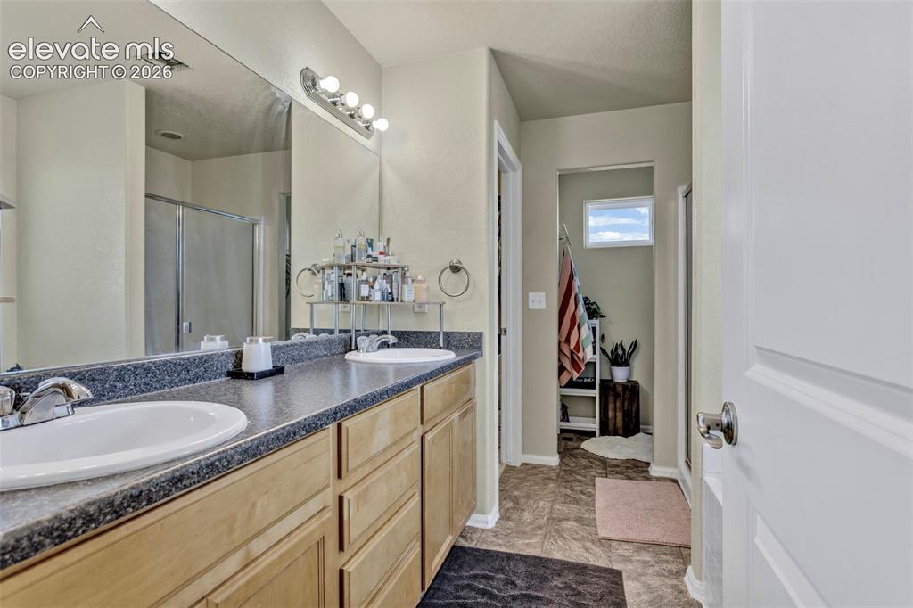 Image 20 of 25: Master Bath - Upper Level