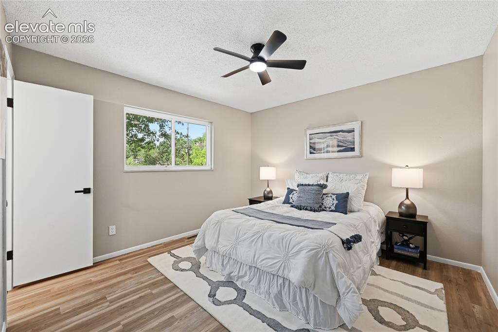 Image 15 of 26: Bedroom