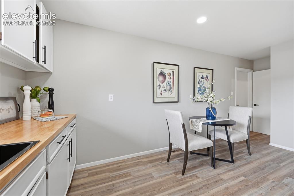 Image 9 of 26: Dining Area