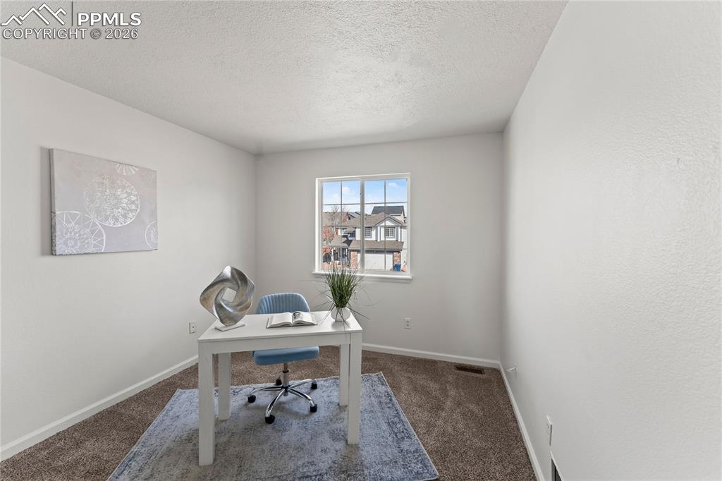 Image 15 of 21: Bedroom