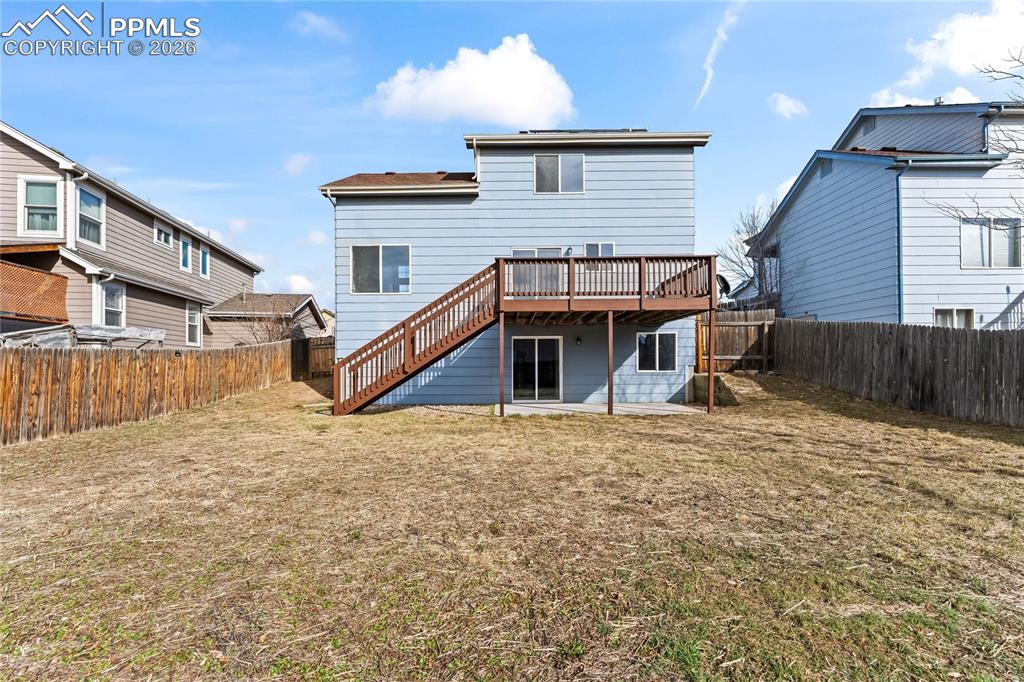 Image 20 of 21: Back of Structure