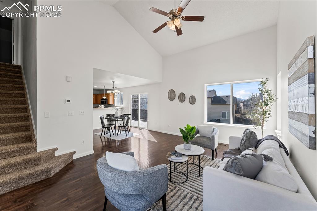 Image 3 of 21: Living Room