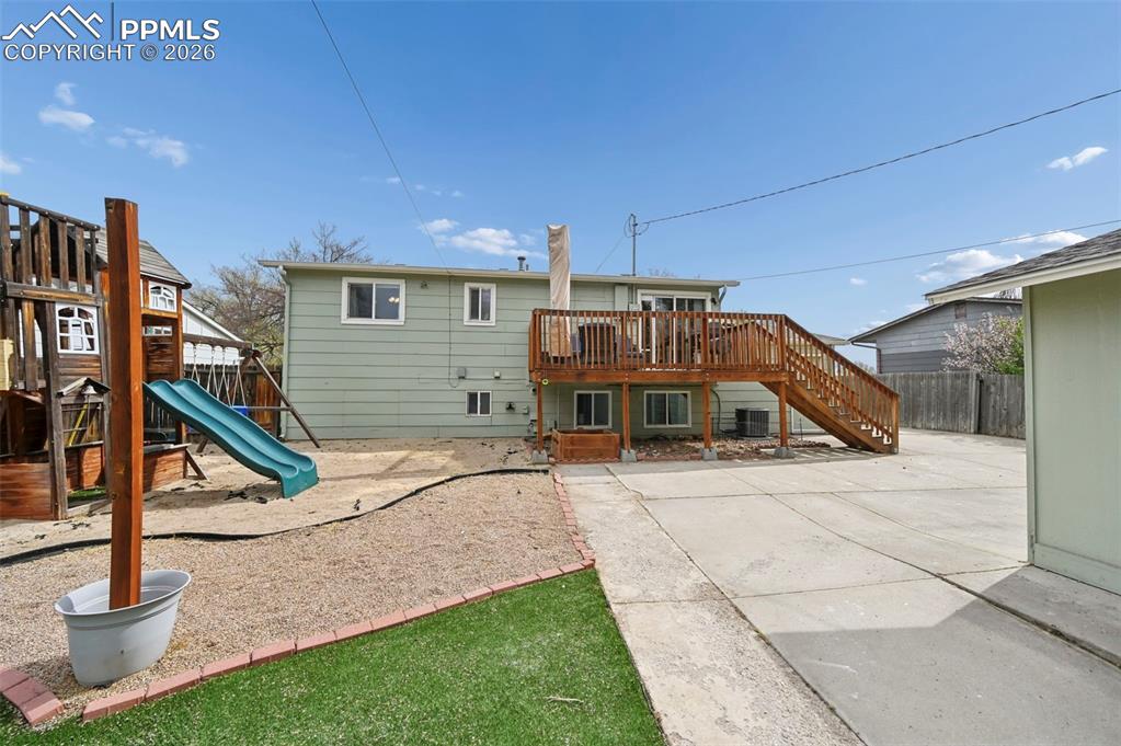 Image 26 of 38: Back of Structure