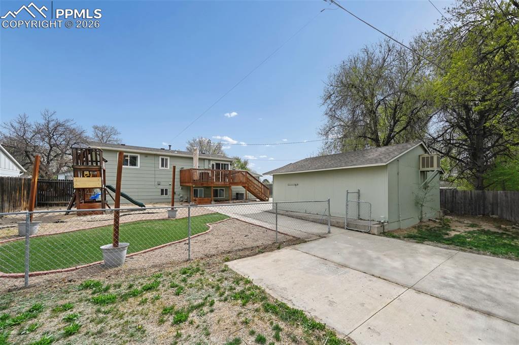 Image 27 of 38: Back of Structure