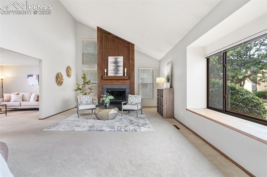 Image 8 of 25: Living Room