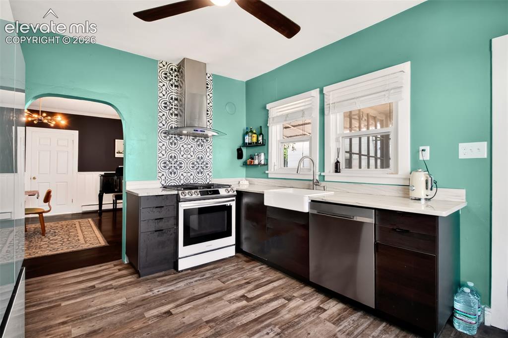 Image 8 of 30: Gorgeous kitchen, stainless appliances