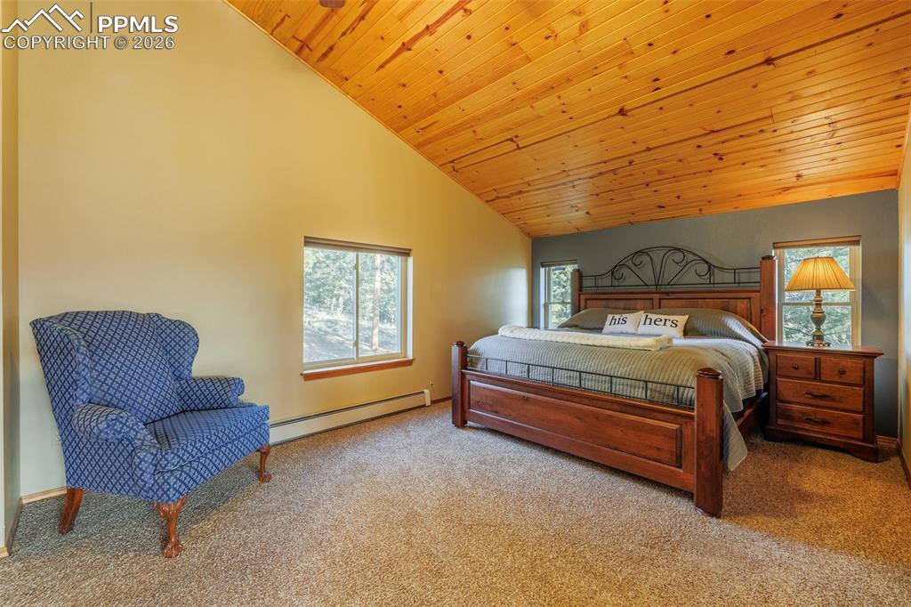 Image 16 of 49: Bedroom