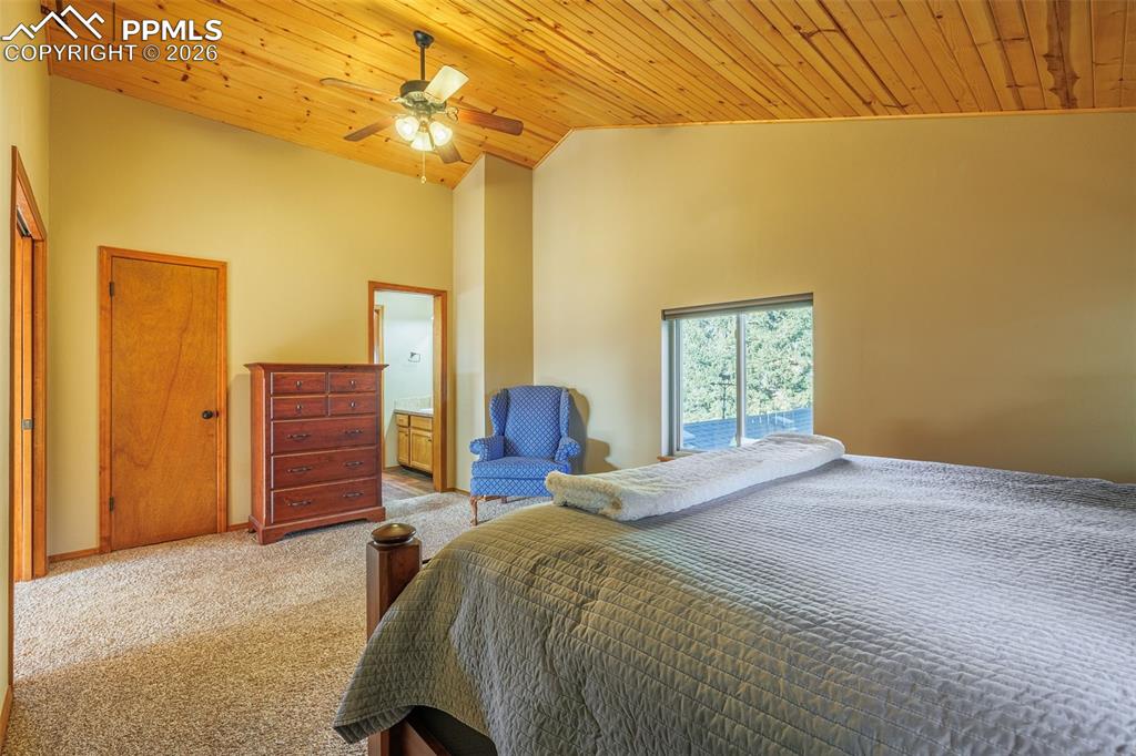 Image 18 of 49: Bedroom