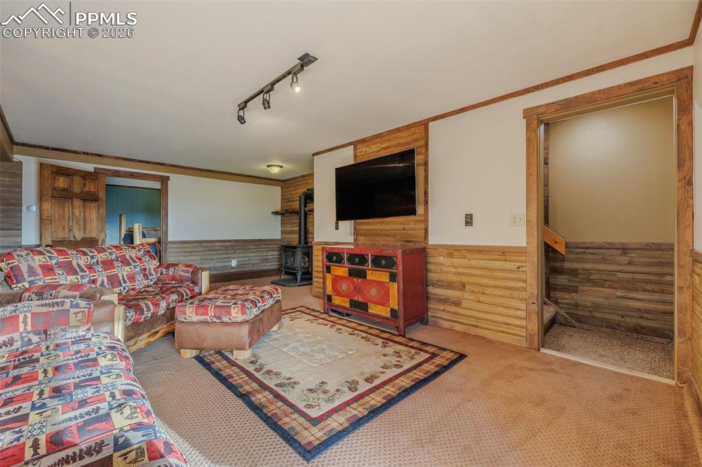 Image 27 of 49: Living Room