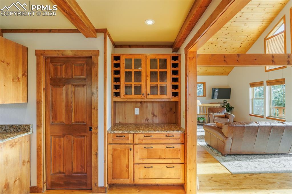 Image 9 of 49: Kitchen