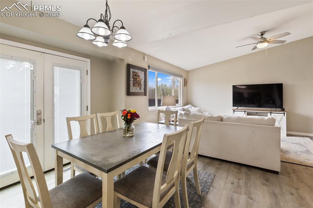 Image 13 of 49: Dining Area