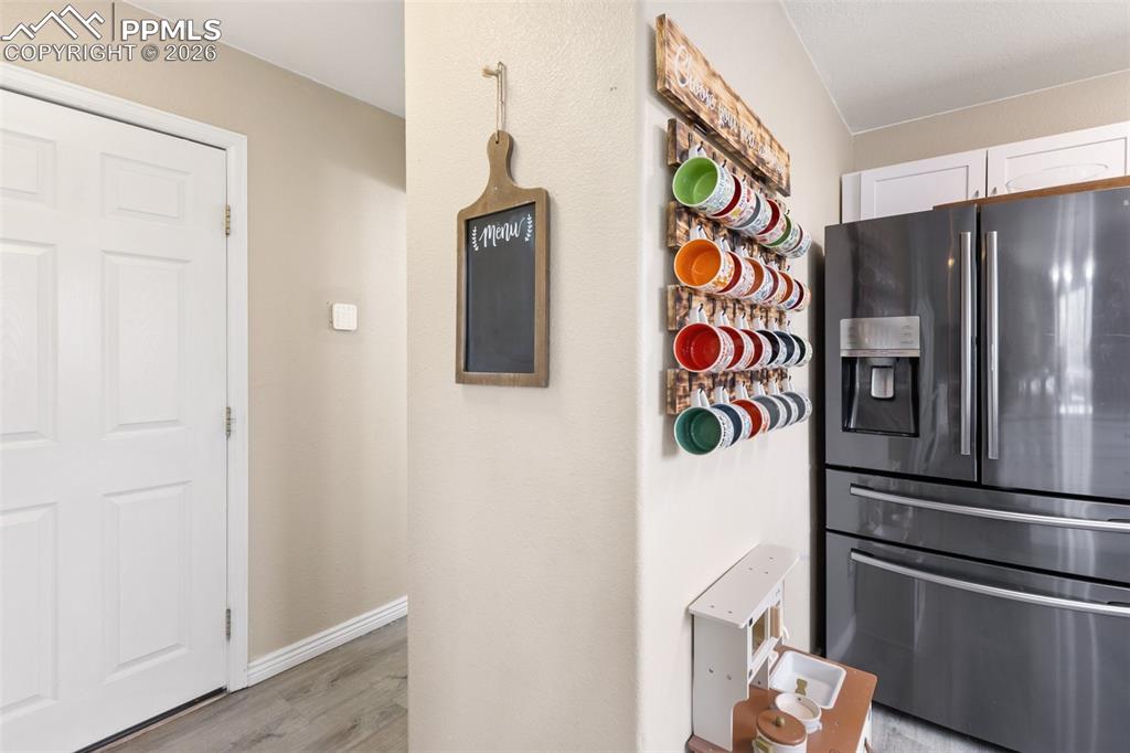 Image 15 of 49: Kitchen