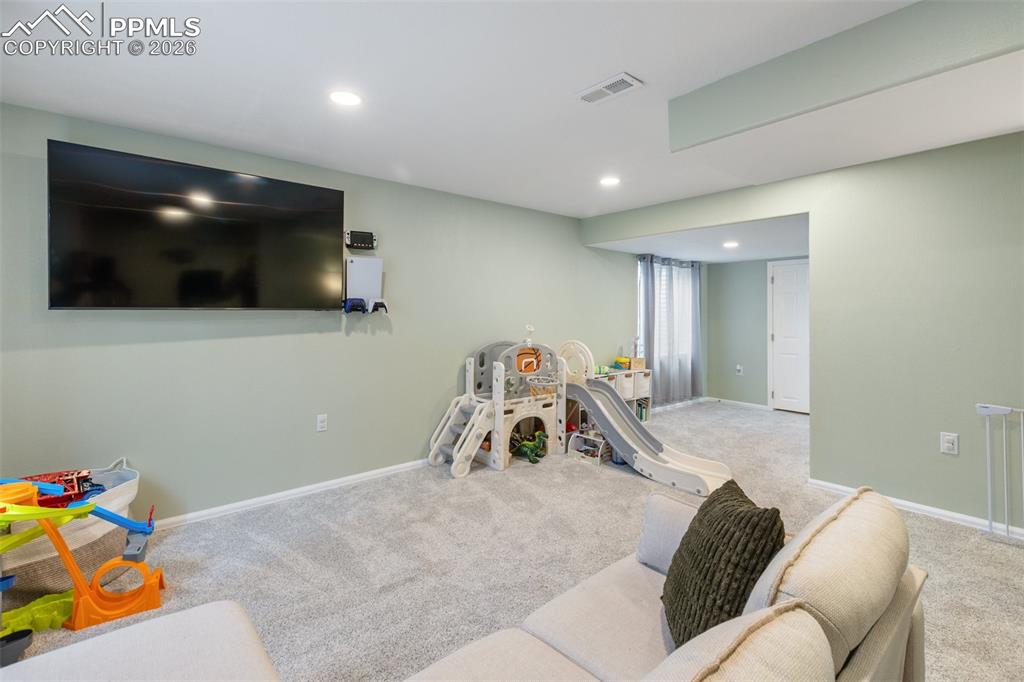 Image 29 of 49: Family Room