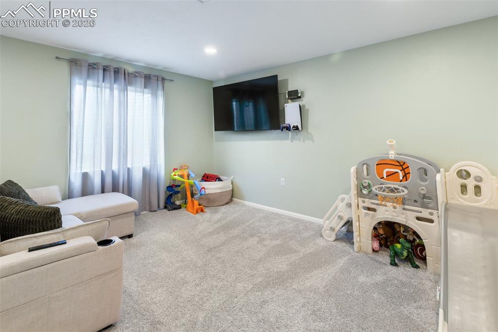 Image 32 of 49: Family Room