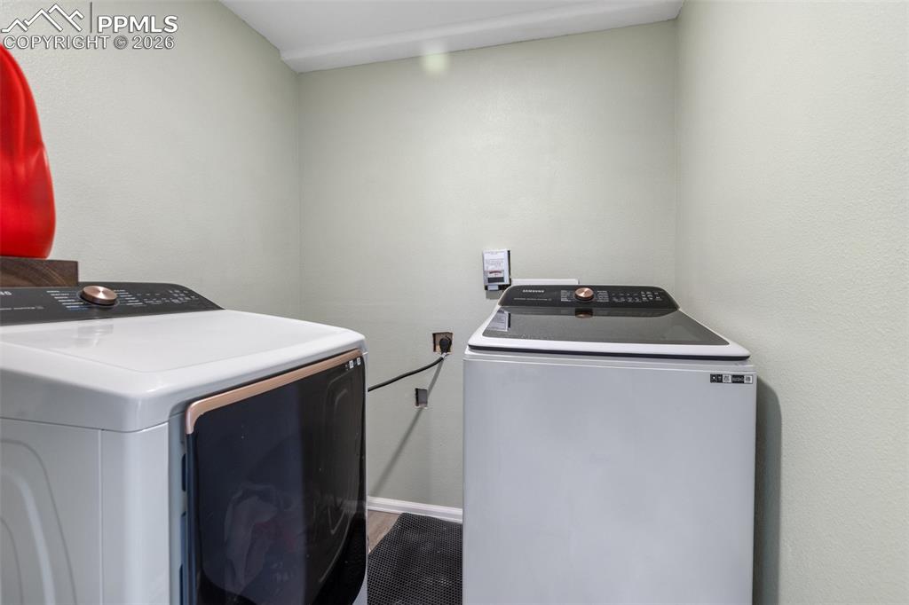 Image 35 of 49: Laundry