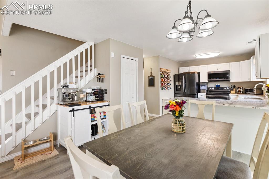 Image 9 of 49: Dining Area