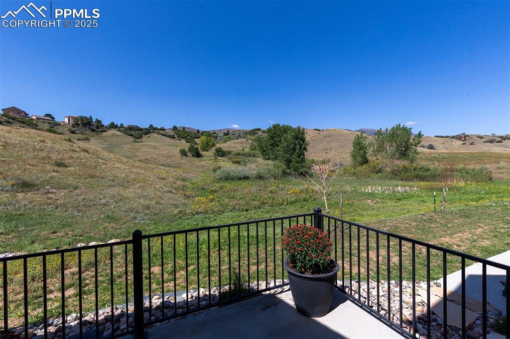 Image 25 of 50: Balcony