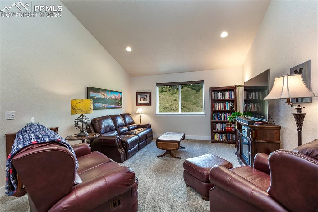 Image 36 of 50: Living Room