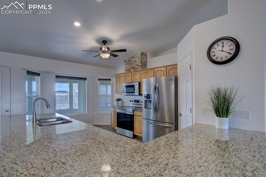 Image 10 of 43: Kitchen