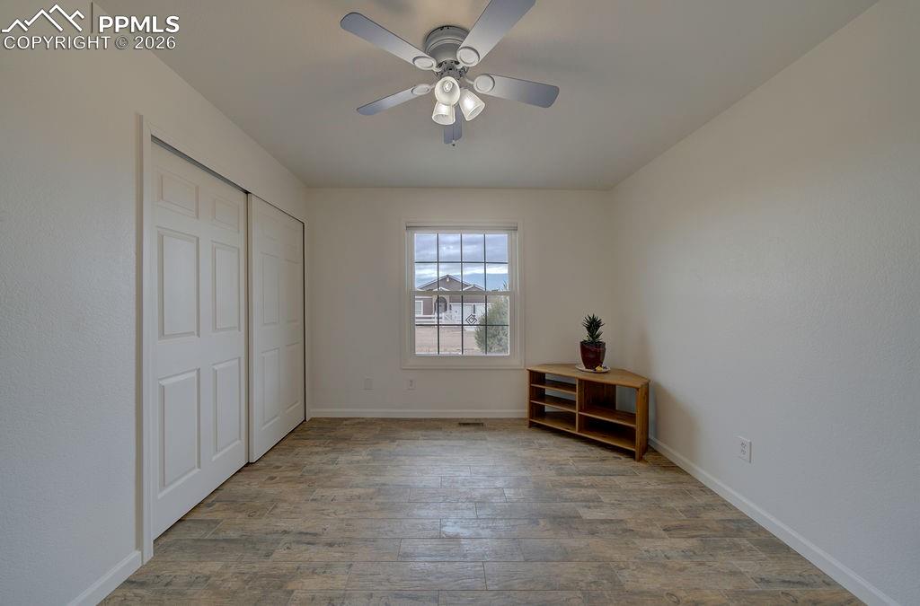 Image 26 of 43: Bedroom