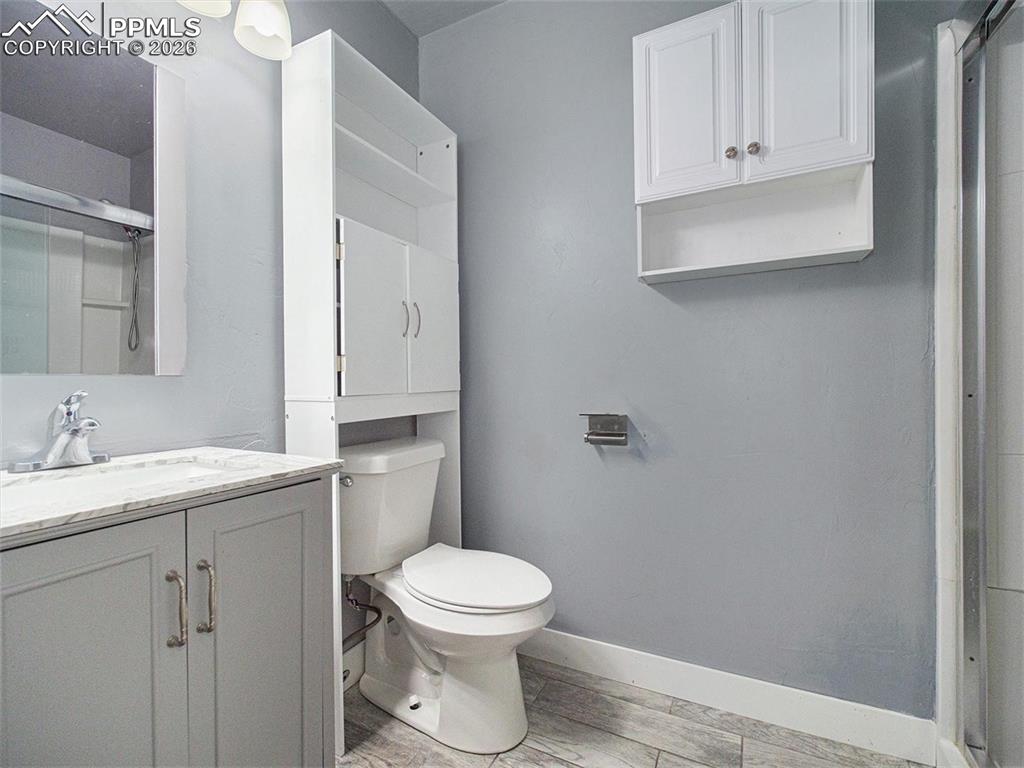 Image 11 of 20: Bathroom