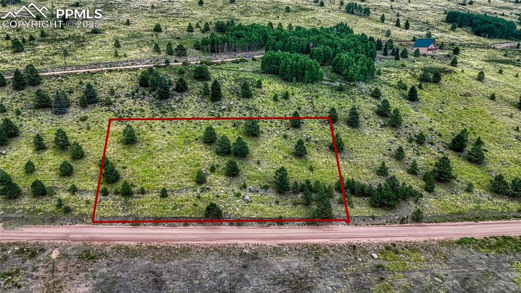 Image 3 of 28: Property lines are approximate and not a survey