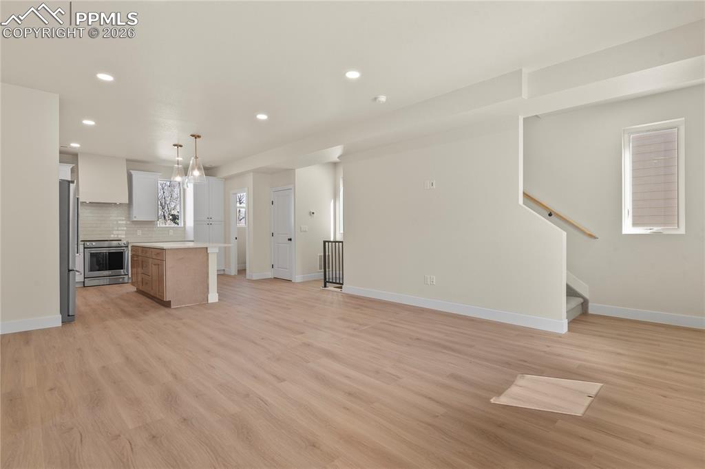 Image 11 of 30: Living Room