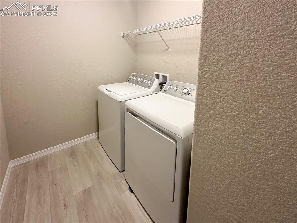 Image 10 of 40: Washer/drywe included 
