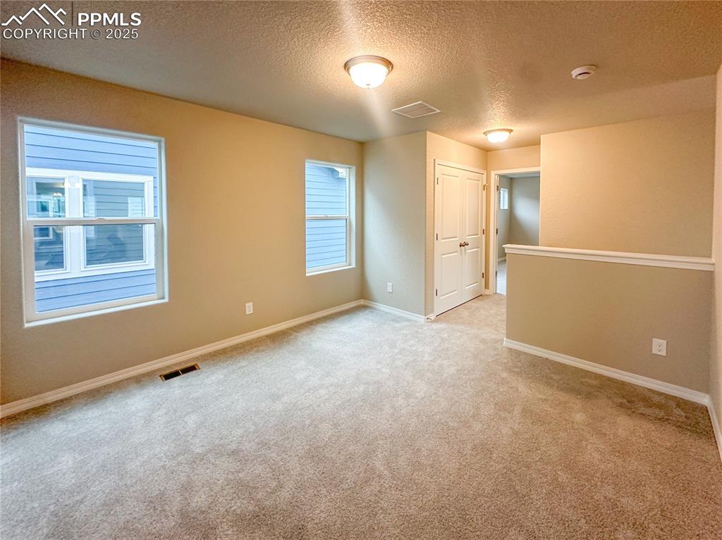 Image 7 of 40: Loft