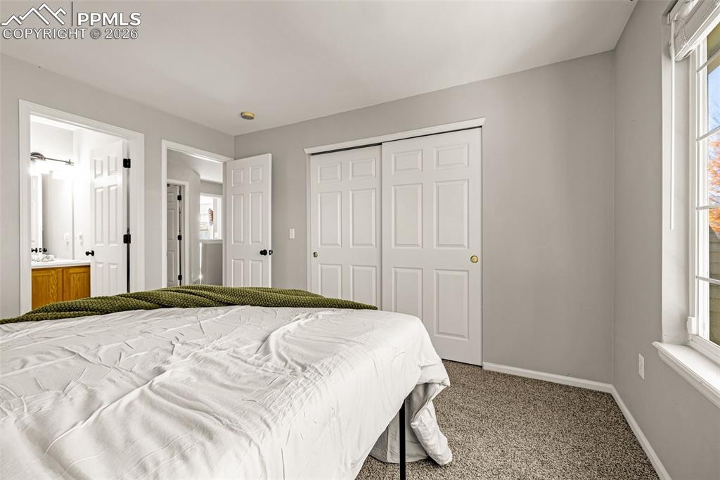 Image 14 of 32: Bedroom