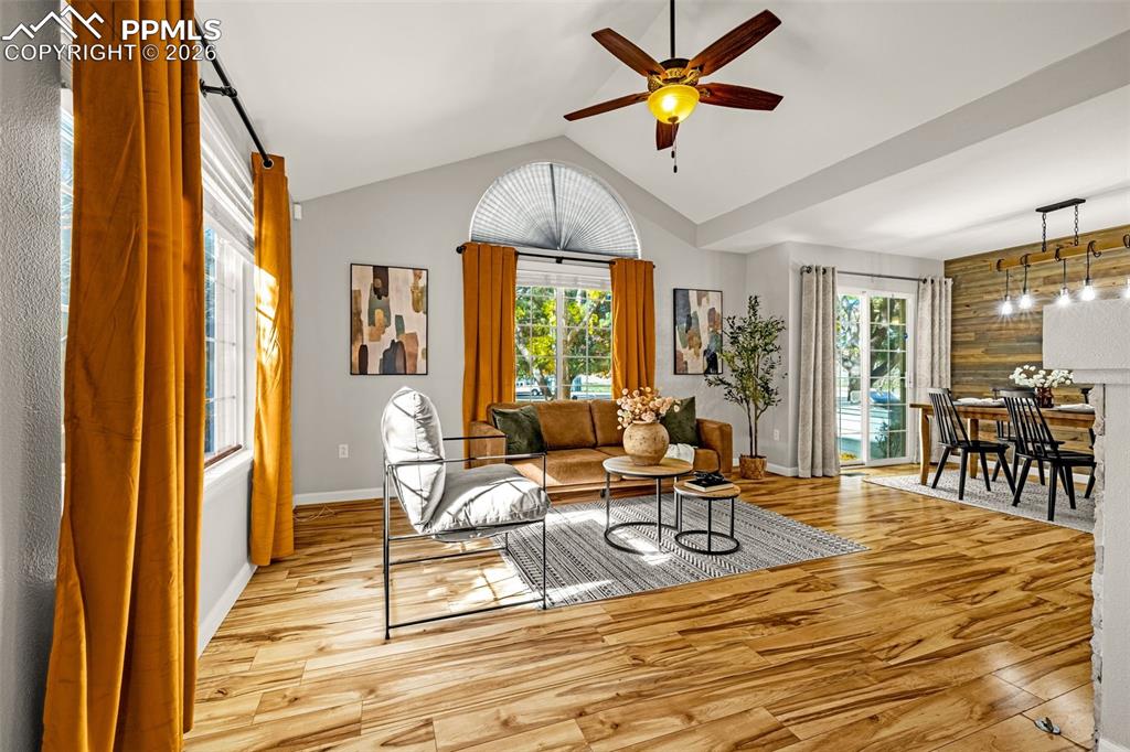 Image 31 of 32: Sitting Room