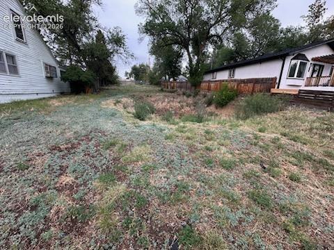 Image 3 of 12: Yard