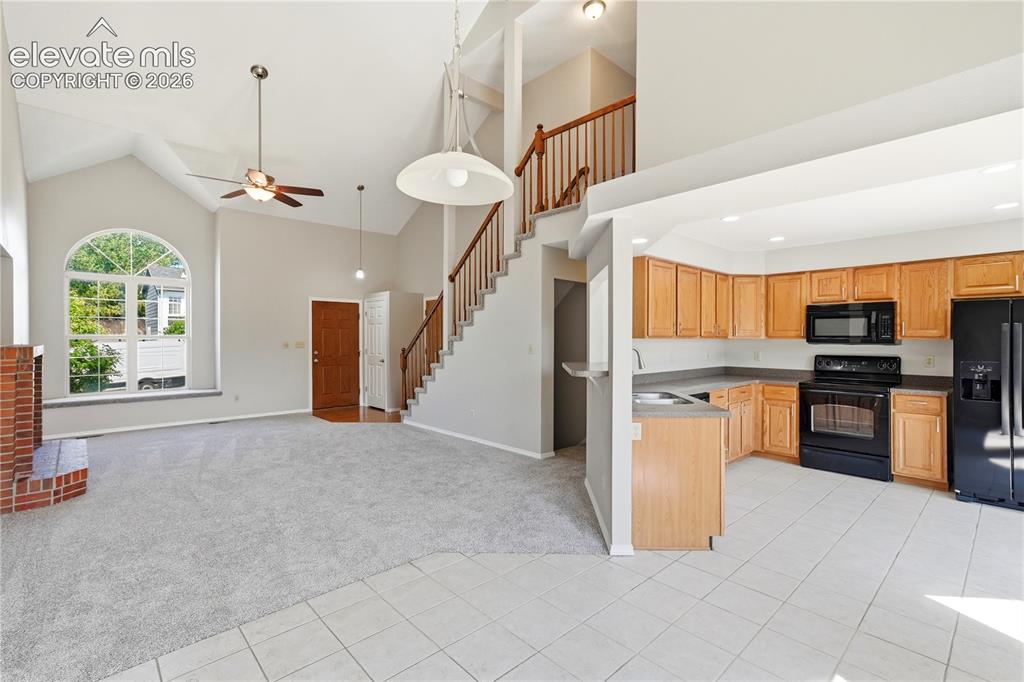 Image 8 of 42: Kitchen