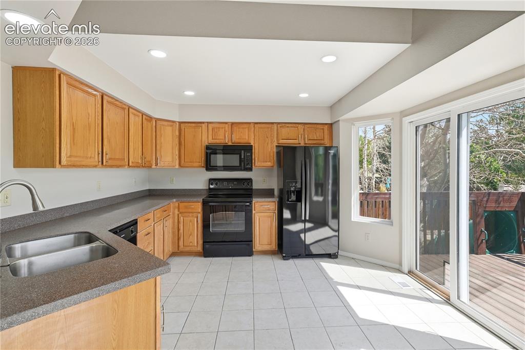 Image 9 of 42: Kitchen