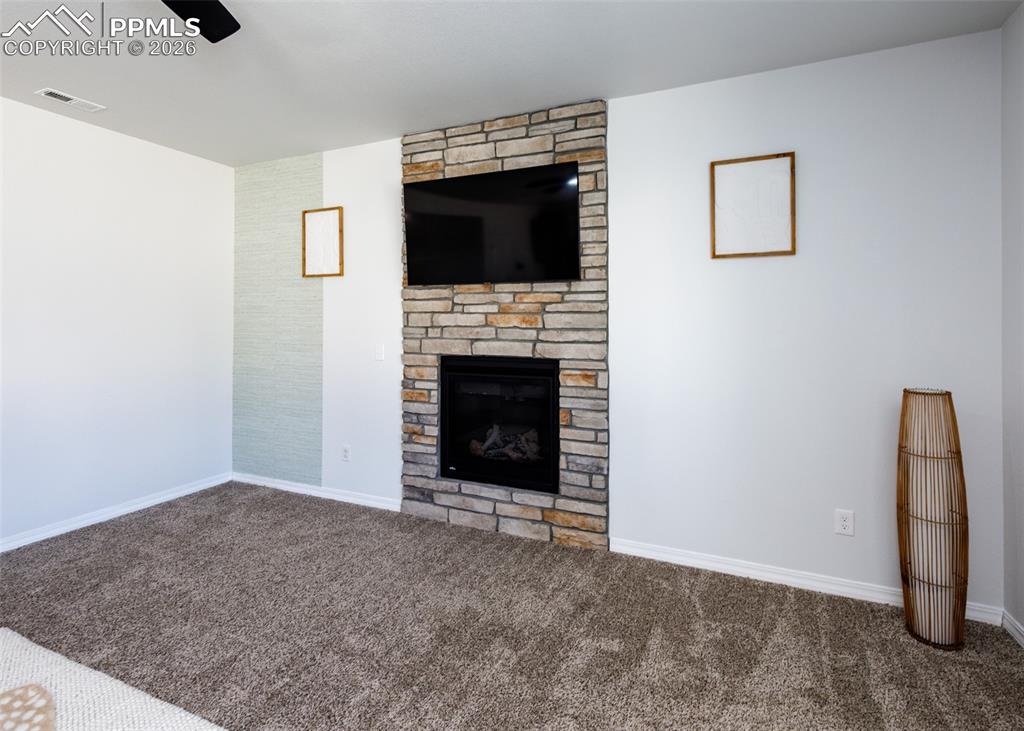 Image 12 of 50: Living Room