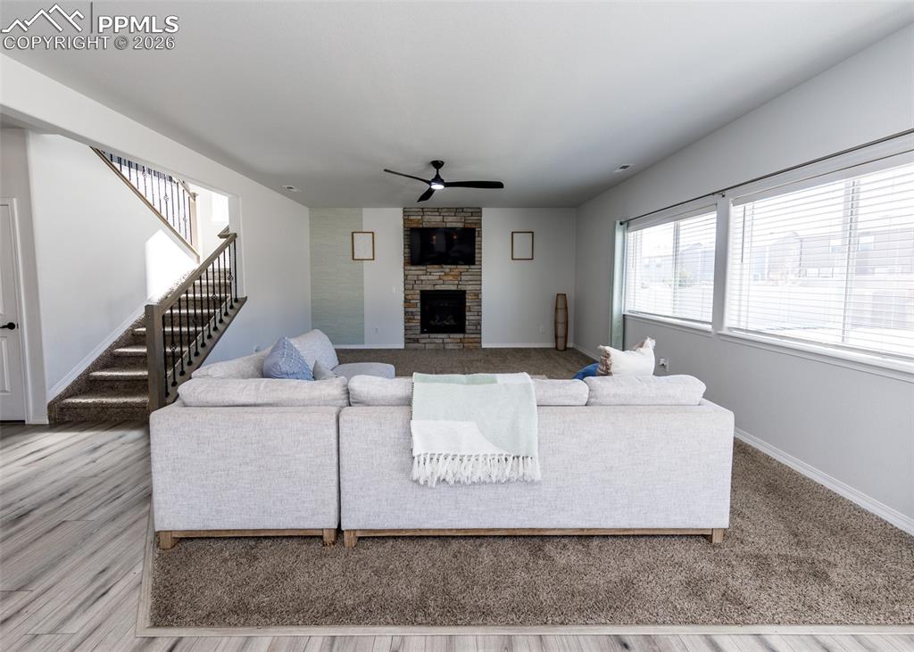 Image 14 of 50: Living Room