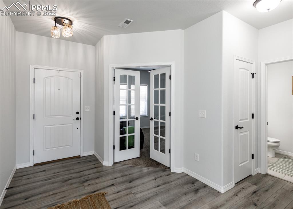 Image 2 of 50: Entry